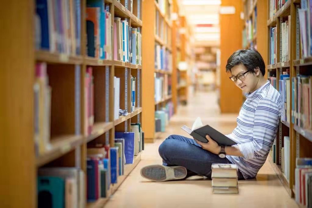 大学图书馆对学生的好处_电子图书馆对大学生的好处_图书馆对于大学生的作用
