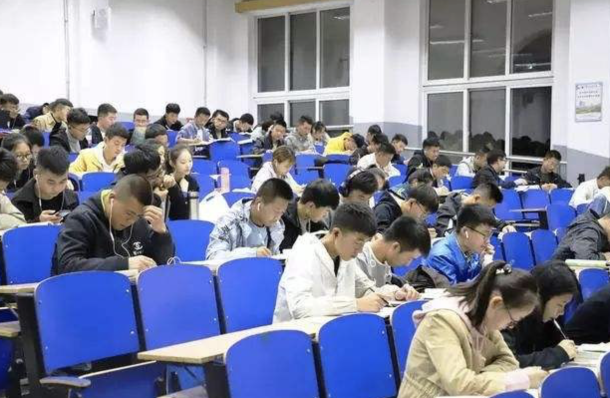 大学图书馆对学生的好处_电子图书馆对大学生的好处_图书馆对于大学生的作用